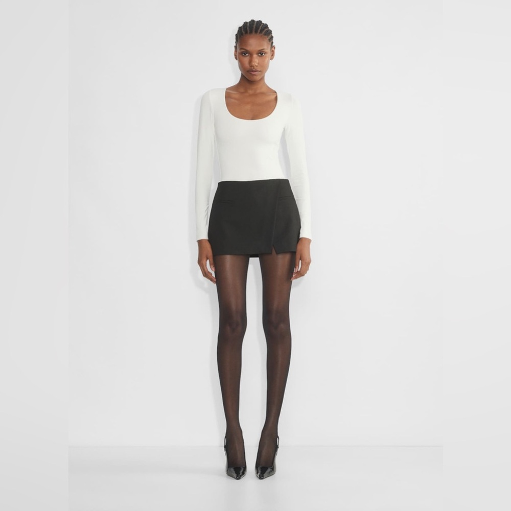 Aritzia Babaton Contour Scoopneck Long-sleeves Top